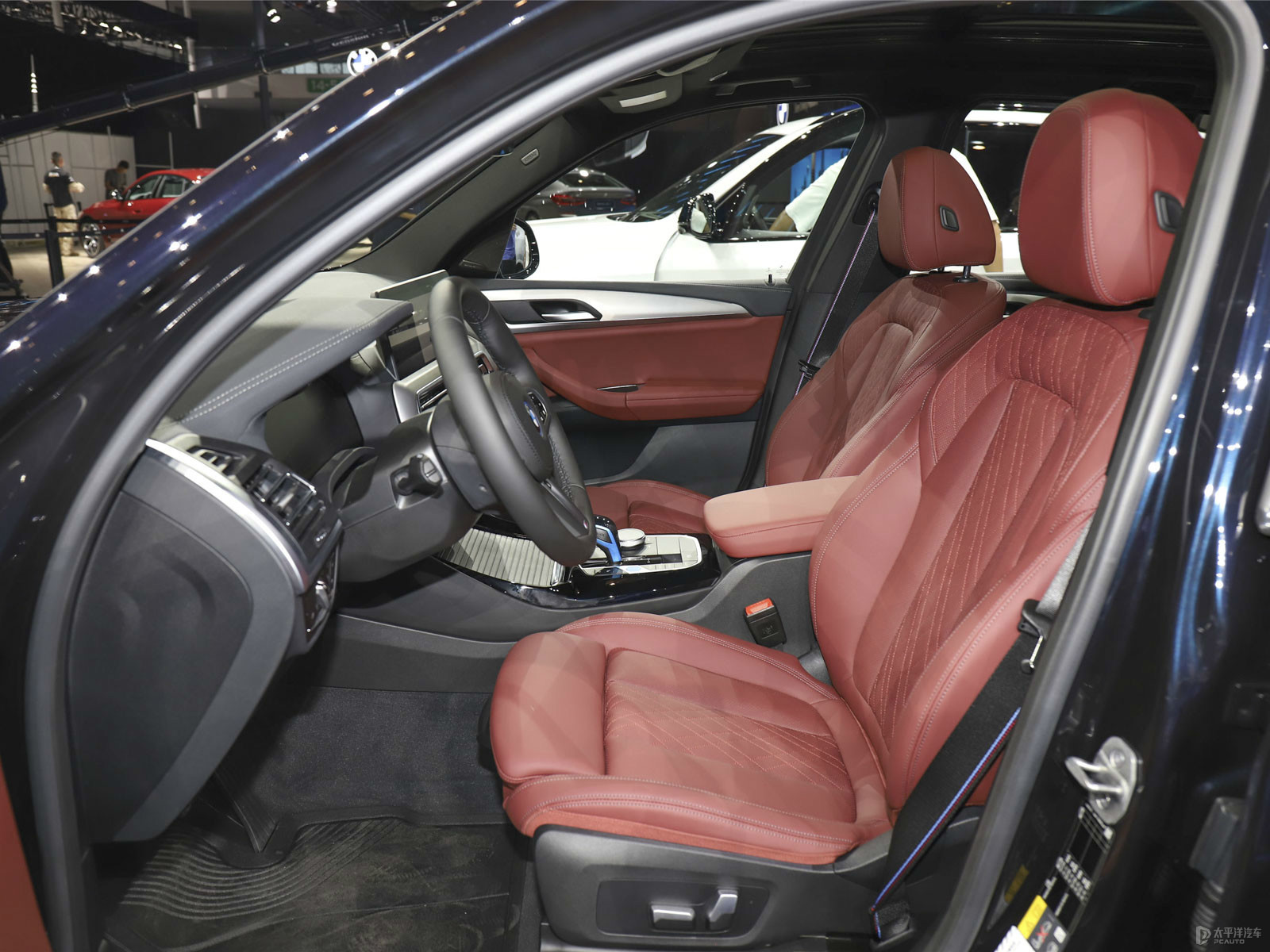 寶馬iX3 2021款改款創領型 科技與豪華融合的內飾體驗